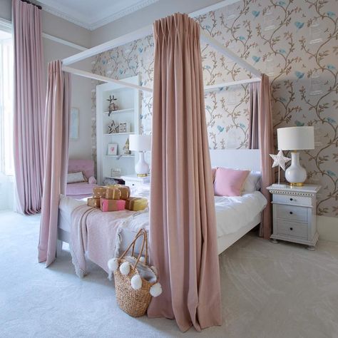 Town house children's bedroom with four poster bed and pink curtains Bedroom With Four Poster Bed, Four Poster Bed With Curtains, Doctors Surgery, Country Chic Decor, Four Poster Bed, Pink Curtains, Bedroom Images, Four Poster, Poster Bed