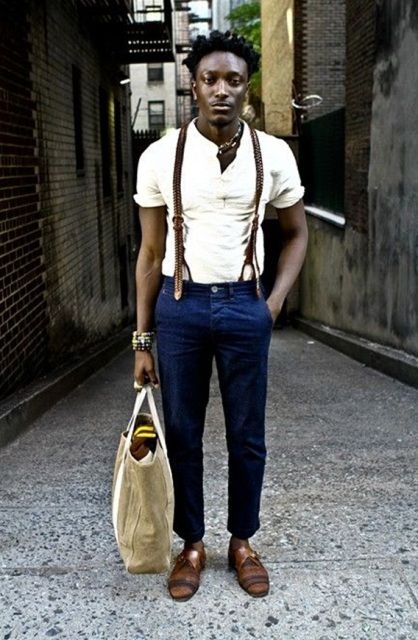 With white shirt, blue pants, tote and brown shoes How To Wear Suspenders, Terno Slim Fit, Hipster Boy, Chaleco Casual, Leather Suspenders, Hipster Mens Fashion, Sharp Dressed Man, Fashion Business, Well Dressed Men