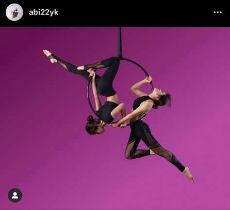 Dancing Pose Reference, Aerial Hoop Moves, Lyra Aerial, Aerial Hoop Lyra, Aerial Gymnastics, Aerial Yoga Poses, Circus Aesthetic, Aerial Fitness, Aerial Acrobatics