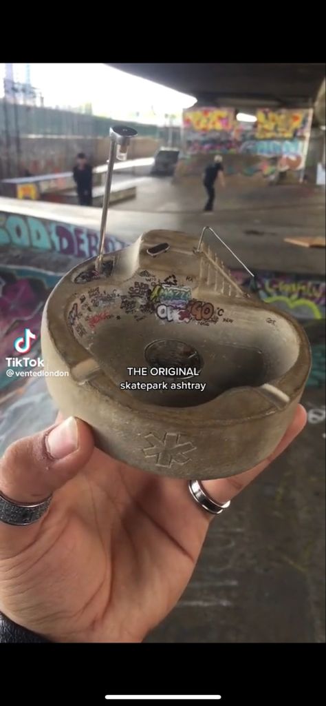 Mini Skate Park Clay, Skate Bowl Ashtray, Clay Skatepark Ashtray, Skateboard Ashtray, Skate Park Ashtray, Skate Park Ash Tray, Air Dry Clay Ash Tray, Clay Ash Tray Ideas, Skatepark Ashtray