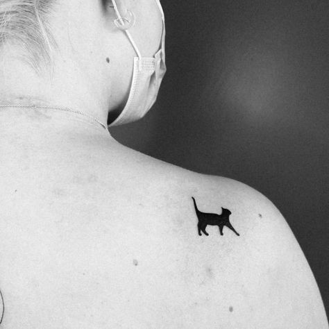 Cat Tattoo Placement Ideas, Dainty Black Cat Tattoo, Tiny Black Cat Tattoo, Little Black Cat Tattoo, Simple Black Cat Tattoo, Small Black Cat Tattoo, Black Cat Tattoo Designs, Black Cat Tattoo Ideas, Small Black Tattoos