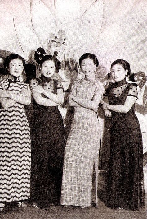 7 Chinese Historical Fashion, Qipao Vintage, Shanghai Tang, Old Shanghai, Chinese Traditional Costume, Ghost In The Machine, Chinese Vintage, 1930s Fashion, Squad Goals