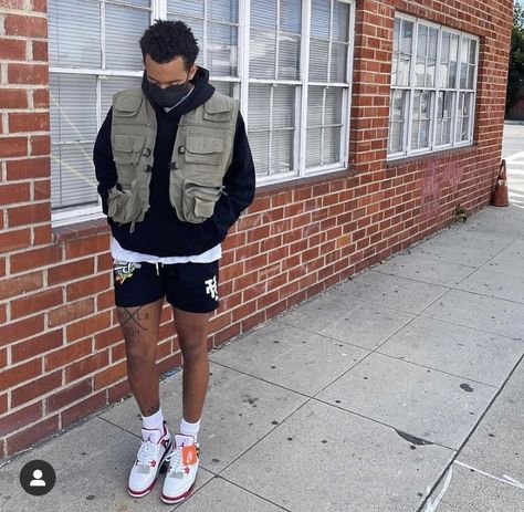 Men Vest Outfits, Sneakers Outfit Men, Black Men Fashion Urban, Hype Clothing, Style Outfits Men, Men Street Fashion, Like Someone, Street Style Outfits Men, Street Fashion Men Streetwear