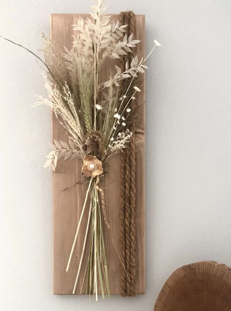 Dried Flowers Diy, Wall Hanging Ideas, Hanging Ideas, Paper Wall Hanging, Deco Nature, Diy Crafts Room Decor, Diy Crafts To Do, Boho Diy, Dried Floral