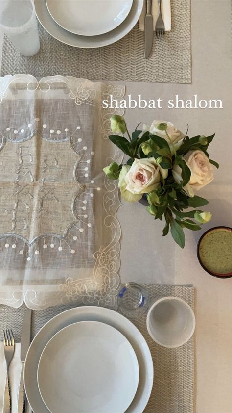 Shabbat Table Setting Ideas, Seder Table Settings, Shabbat Dinner Table, Shabbat Table, Shabbat Candle Holders, Shabbat Candlesticks, Table Setting Ideas, Setting Ideas, Table Setting