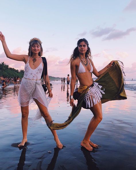 Envision Festival, Summer Camp Outfits, Mimi Elashiry, Casual Boho Style, Festival Inspo, Festival Camping, Festival Inspiration, Camping Outfits, Festival Outfit