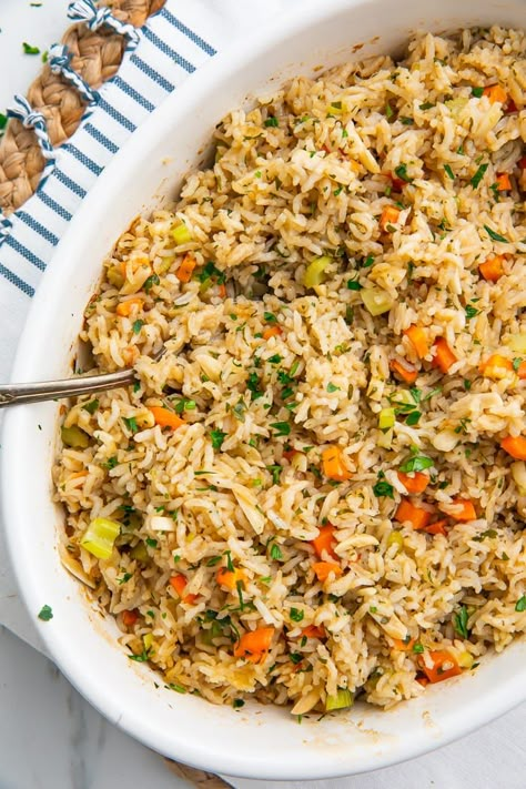 Rice Pilaf Chicken And Rice Pilaf Recipes, Buttery Rice, 40 Aprons, Rice And Vegetables, Meatless Dishes, Rice Pilaf Recipe, Rice Side Dish Recipes, Savory Sides, Chinese Egg