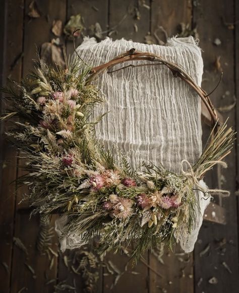 Flowers Australia, Dried Floral Wreaths, Dried Wreath, Wildflower Wreath, Dried Flower Wreaths, Everlasting Flowers, Fall Arrangements, Wreaths And Garlands, Dried Floral