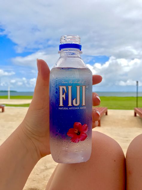 Girls Water Bottles, Fiji Islands, Cute Coffee Cups, Fiji Water, Water Bottle Design, Fiji Water Bottle, Random Aesthetic, Kids Menu, Blackest Night