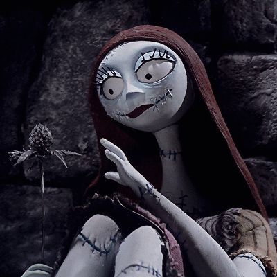 Tim Burton Profile Picture, Sally The Nightmare Before Christmas Pfp, Sally Icon Nightmare Before Christmas, My Character Aesthetic, Spooky Pfp Aesthetic, Sally Nightmare Before Christmas Pfp, Sally Aesthetic, Halloween Icons Aesthetic, Tim Burton Personajes