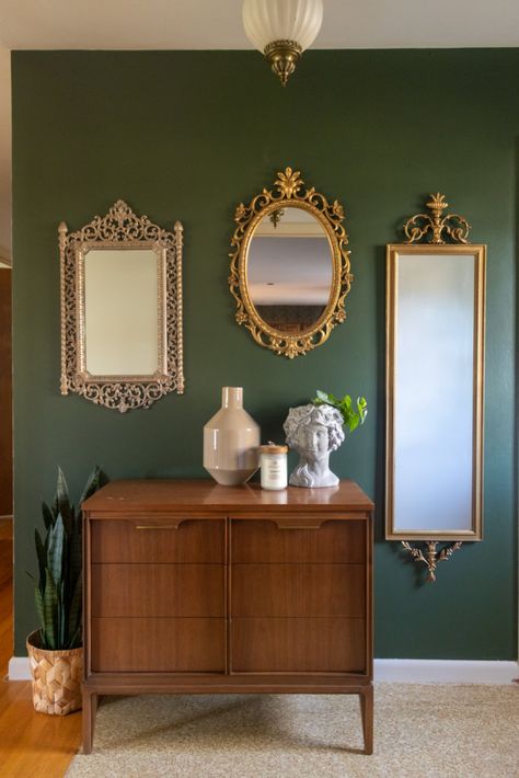 Antique Mirror Entryway - My Breezy Room Antique Mirror Entryway, Decorative Bathroom Mirrors, Mirror Entryway, Fancy Mirrors, Minimalist Bed, Entryway Mirror, Hearth Room, Green Room, Amazing Diy