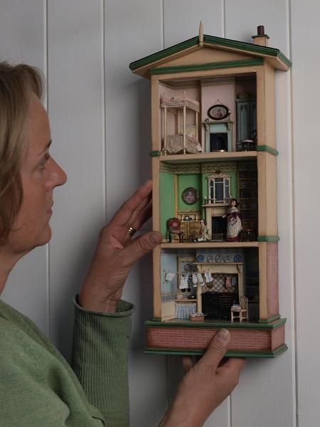 Room Box Miniatures, Doll House Plans, Mini Doll House, Miniature Rooms, Dolls Houses, Miniature Diy, Miniature Houses, Miniature Crafts, Mini Things