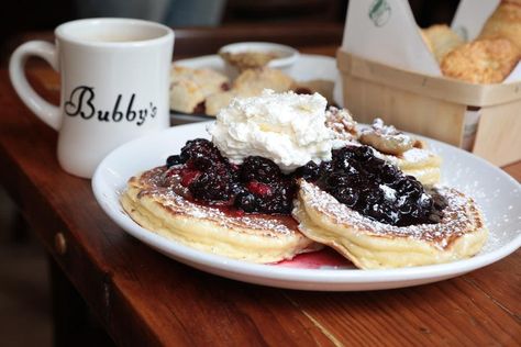 Bubby’s Chef Ron Silver Shares His Secrets For Perfect Pancakes Pancakes On A Stick, Sour Cream Pancakes, Brunch Restaurants, Perfect Pancakes, New York Food, Tasty Pancakes, How To Make Pancakes, Best Comfort Food, Nyc Food