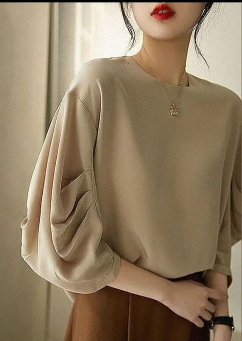 Tops For Women Elegant, Modest Tops For Women Blouses, Off Shoulder Shirts, Loose Sleeves Design, Shirt Sleeves Design, Chiffon Casual Dress, Chiffon Top Styles, Hacci Top, Different Sleeves Style