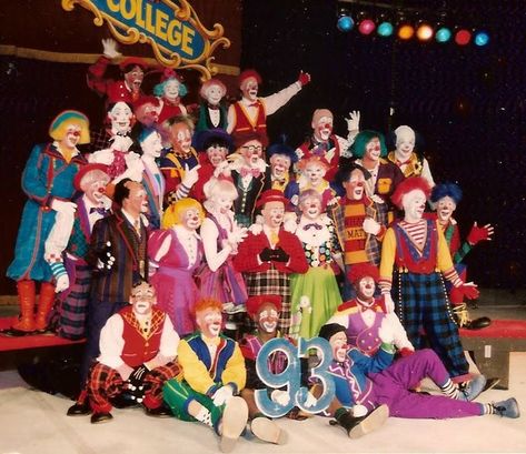 Ringling Clown College 1984 | 17 Best ideas about Clown College on Pinterest | College ... Clown School, Clown College, Clown Pics, Barnum Bailey Circus, Clown Clothes, Female Clown, Circus Performers, Circus Costume, Vintage Clown