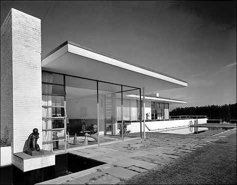 Edward Durell Stone, International Style Architecture, Pyramid House, Mid Century Exterior, Mid Century Architecture, International Style, Flat Roof, Historic Home, Modern Exterior