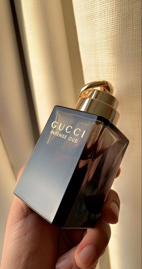 Gucci Intense Oud Perfume, Gucci Men Perfume, Gucci Intense Oud, Perfume Animation, Gucci Cologne, Aesthetic Brown Wallpaper, Fragrances Perfume Men, Parfum Gucci, Gucci Perfume