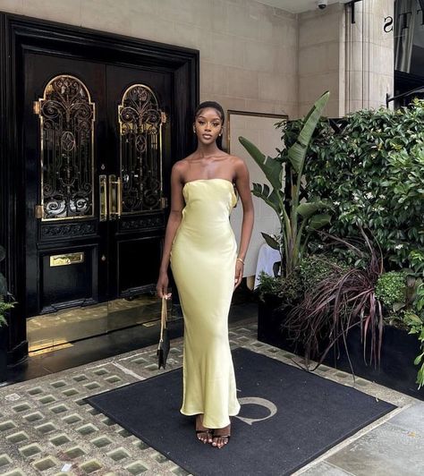 22th Birthday, Wattpad Outfits, Yellow Prom Dress, Yellow Prom, Prom Dresses Yellow, Preppy Dresses, Black Femininity, Birthday Outfits, Womens Style