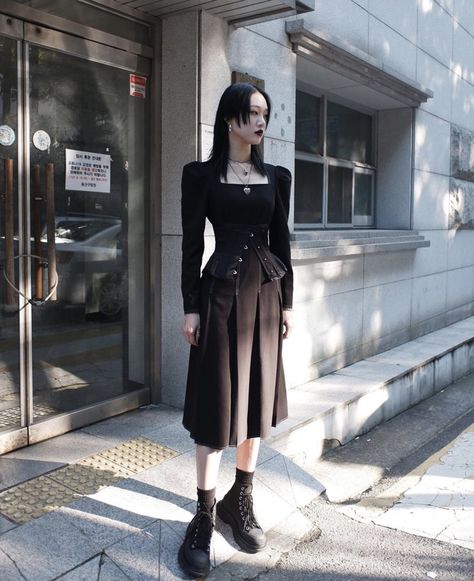 Sora Choi, Cool Fits, Harajuku Fashion, Asian Fashion, Style Icons, Fashion Inspo Outfits, Korean Fashion, A Woman, Cool Outfits