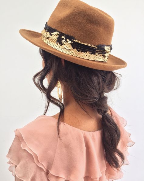 #Cowgirl #Cowgirlstyle #Braids #BraidStyles #Ponytail #Hairstyle #HairInspiration  #MichaelGrayHair Cowgirl Braids, Hairstyles For Dresses, Hair In A Hat, Cowgirl Hairstyles, Cowgirls Hairstyles, Michael Gray, Celeb Hair, Gray Hairstyles, Cute Cowgirl Outfits