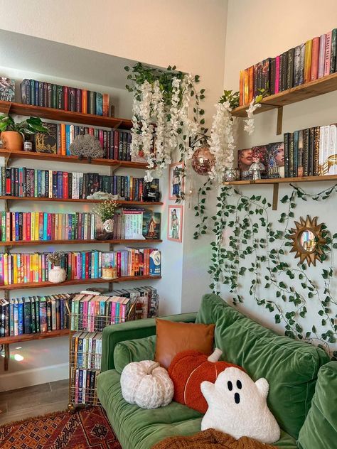 Apartment Corner Ideas Living Rooms, Funky Library, Snug Library, Game Room Bookshelves, Eclectic Reading Corner, Library And Music Room, Colorful Home Library, Billy Bookshelves, Cosy Home Library