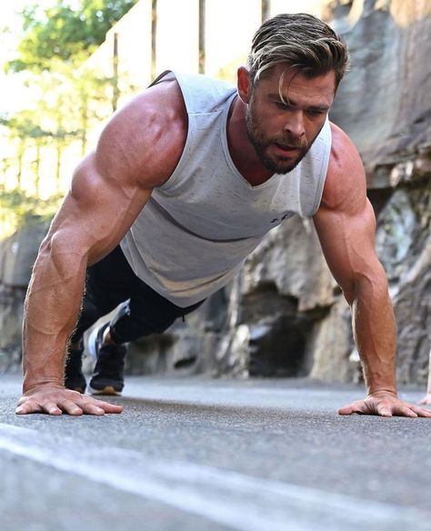 @gymgain.z posted on Instagram: “Name one actor bigger than Chris Hemsworth 💪 Bet you can’t 😲 FOLLOW @gymgain.z to get bigger FOLLOW @gymgain.z to get bigger credit…” • Nov 14, 2021 at 10:24am UTC Chris Hemsworth Training, Chris Hemsworth Muscles, Thor Body, Chris Hemsworth Body, Chris Hemsworth Shirtless, Avengers Movie Posters, Chris Hemsworth Thor, Build Lean Muscle, Jake Gyllenhaal