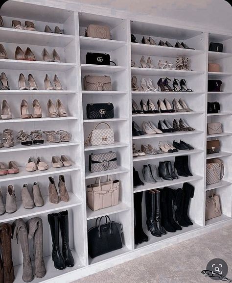 Dressing Room Closet, Dream Closet Design, Walk In Closet Design, Luxury Closets Design, Closet Renovation, Closet Layout, Wardrobe Room, Closet Remodel, Closet Room