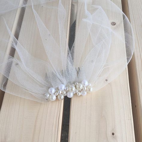 Veil Designs, Veil With Rhinestones, Beautiful Headpieces, Diy Carnaval, Vintage Style Veil, Wedding Veil Blusher, Veil Diy, Birdcage Veils, Short Bride