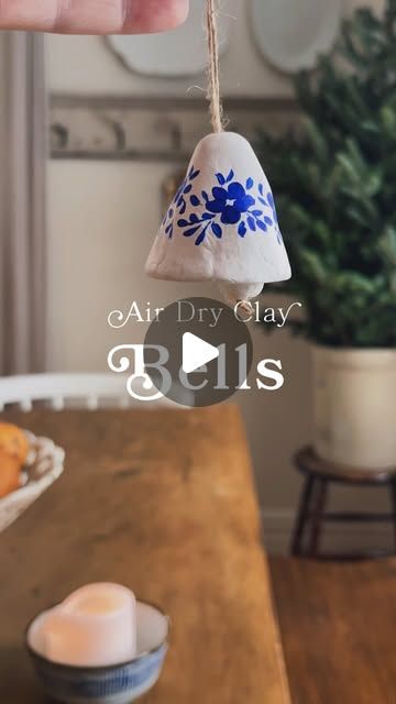 Christmas Clay Painting Ideas, Air Dry Clay Bells Diy, Handmade Clay Ornaments Diy, Easy Air Clay Ideas, Christmas Clay Ideas Decoration, Air Dry Clay Sculpture Ideas For Beginners, Air Dry Clay Ornaments Christmas, Dry Air Clay Ideas, Air Dry Clay Projects For Kids