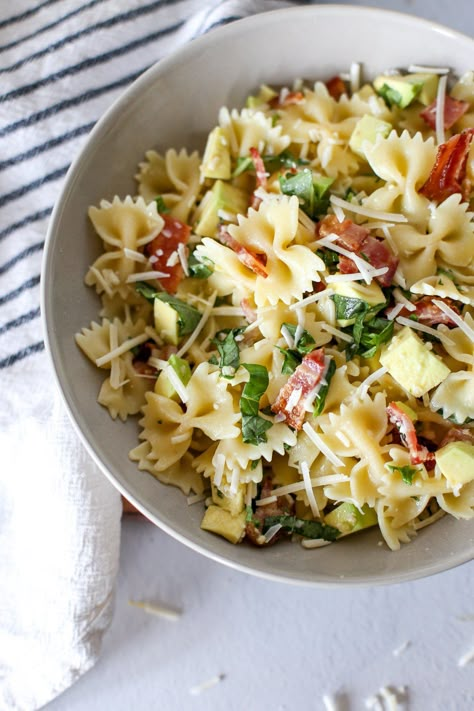 Easy Butter Noodles, Pasta With Basil, Basil Pasta Recipes, Bacon Pasta Salad, Pasta With Bacon, Bowtie Pasta Salad, Butter Noodles, Thriving Home, Avocado Pasta Salad