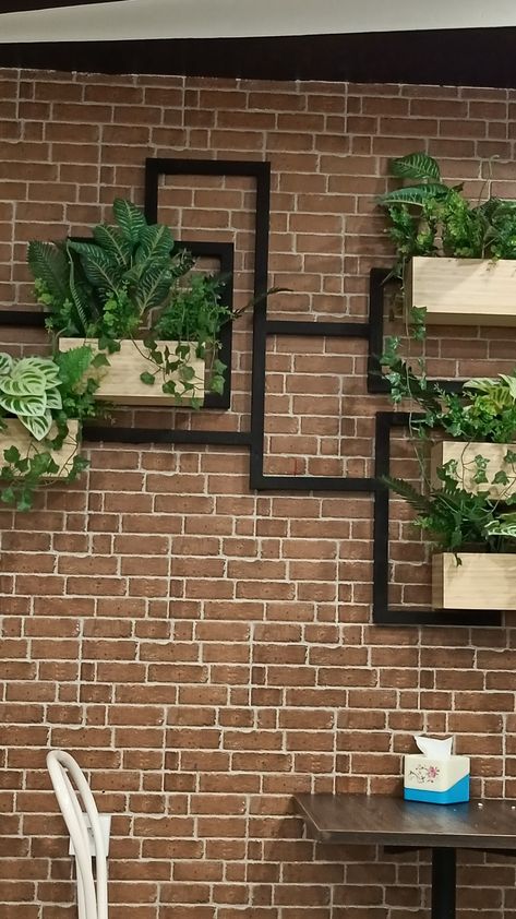 Outdoor Brick Wall Decor Ideas, Brick Wall Plants, Brick Wall Decor Ideas, Brick Wall Ideas, Brick Wall Decor, San Ramon, Living Wall, Apartment Inspiration, Yard Ideas