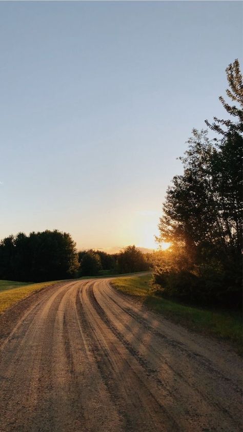 11am Aesthetic, Owning Land Aesthetic, Countryside Life Aesthetic, Early Bird Aesthetic, Liana Aesthetic, Land Aesthetic, Backyard Photography, Outside Aesthetic, Stories For Instagram