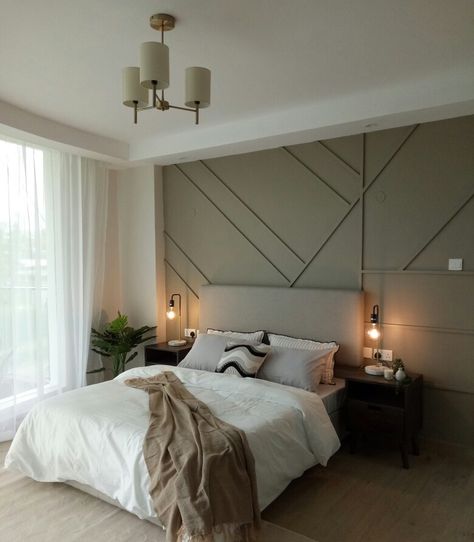 Beige Feature Wall, Taupe Bedroom Panelling, Grey And Beige Bedroom Wallpaper, Panelled Walls Bedroom Beige, Grey Brown Double Bed, Whiteand Taupe And Grey Bedding, Grey Colour Wallpaper, Gray Accent Wall Bedroom, Gray Oak Floor