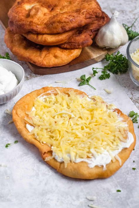 Langos Recipe, Hungarian Langos, Bread With Cheese, Gluten Free Sandwiches, Fried Bread, Fry Bread, Pulled Pork Sandwich, Hungarian Recipes, Cheese Bread