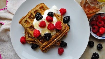 Oatmeal Flax Waffles, Good for You Flax Waffles, Waffles Vegan, Cinnamon Waffles, Delicious Oatmeal, Vegan Waffles, Protein Waffles, Waffle Recipe, Waffle Recipes, Easy Delicious Recipes