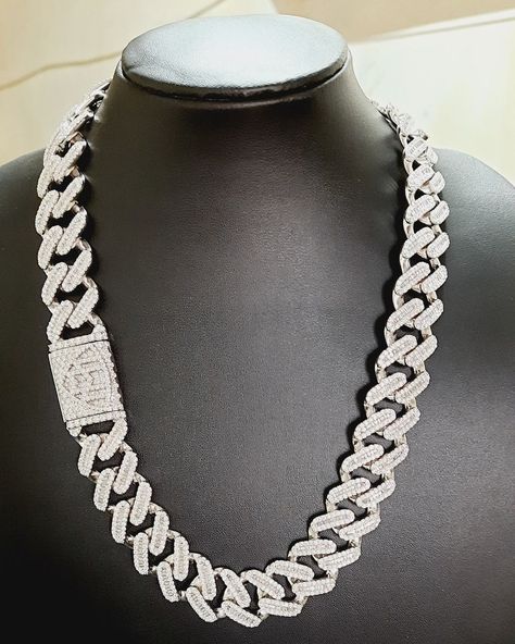 18 mm round and baguette diamond Cuban link iced out rapper chain.⛓️‍💥 . . . #hiphopjewelry#pendent #icedout #icedoutjewelry #cubanlink #icedoutchain #jewelry #bustdown #diamondwatch #icedoutwatch #hiphop #cubanchain #diamonds #customjewelry #gold #diamondgrillz #miamicubanlink #icebox #tennischain#drip #luxury #bussdown #diamondpendant #goldchains #urbanjewelry #diamondchain #rolex #diamond #icedoutgrillz #goldchain Moissanite Chain, Hip Hop Jewelry Men, Diamond Grillz, Rolex Diamond, Rings Men, Urban Jewelry, Vvs Diamond, Moissanite Necklace, Silver Design