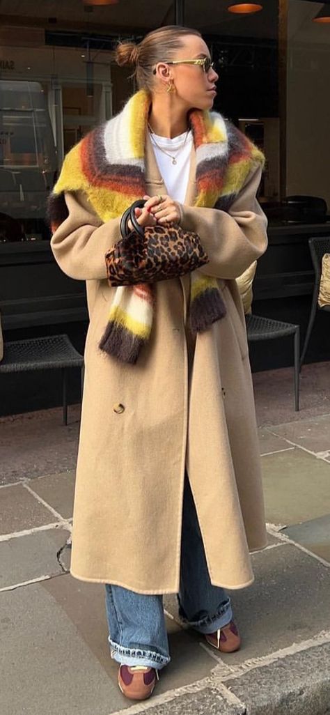 STREET STYLE 2024 FALL Amsterdam Street Style Winter, Amsterdam Street Style, Vision 2024, Trendy Date Night Outfit, Winter Inspo, Winter Lookbook, What To Wear Today, Style Winter, Street Style Winter