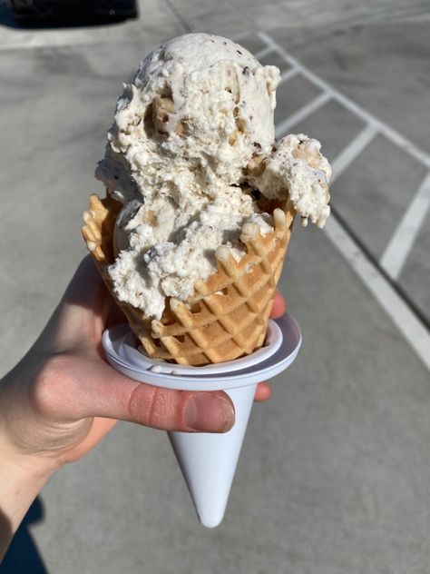 Ice cream from Bruster’s in a waffle cone Brusters Ice Cream, Creme Brulee Ice Cream, Waffle Cone Ice Cream, Ice Cream World, Ice Cream Waffle Cone, Waffle Ice Cream, Cookie Dough Ice Cream, Waffle Cone, Snacks To Make