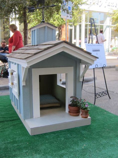 Stylish Dog Houses For Pampered Pooches Bar En Palette, Custom Playhouse, Katt Grejer, Kennel Ideas, Puppy Obedience Training, Dog House Plans, Cool Dog Houses, Positive Dog Training, Backyard Designs