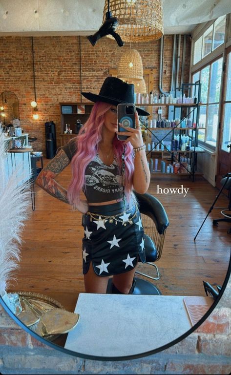 Trendy Hairdresser Outfit, Neon Western Outfit, Ally Nicole Outfits, Ally Nicole, Salon Fits, Patterned Outfits, Hairstylist Outfits, Pattern Outfits, Outfits Edgy