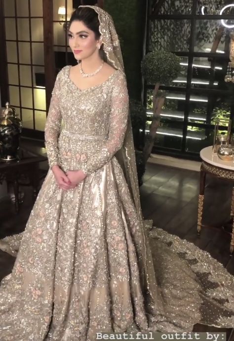 Valima Green Dress, Valima Bridal Dress Pakistan, Bridal Dresses 2022, Walima Bride, Walima Dresses, Valima Bride, Bridal Mehndi Dresses, Indian Wedding Gowns, Walima Dress