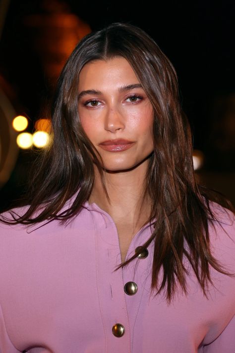 Minimal Makeup Look, Saint Laurent Fashion, Hailey Baldwin, Emily Ratajkowski, The Saint, Hailey Bieber, Blush Makeup, Beauty Videos, Beauty Trends