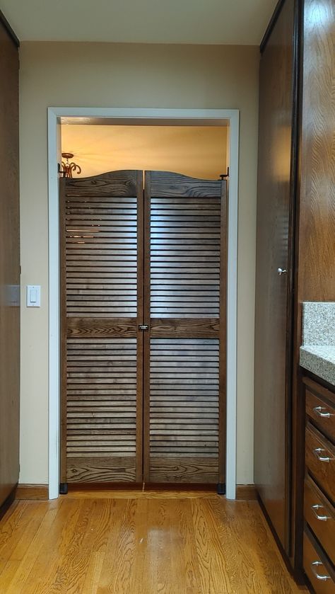 Swinging Saloon Doors Diy, Saloon Doors Laundry Room, Saloon Swinging Doors Ideas, Saloon Door Ideas, Saloon Doors Bathroom, Swinging Doors Kitchen, Saloon Doors Swinging, Swinging Cafe Doors, Salon Doors