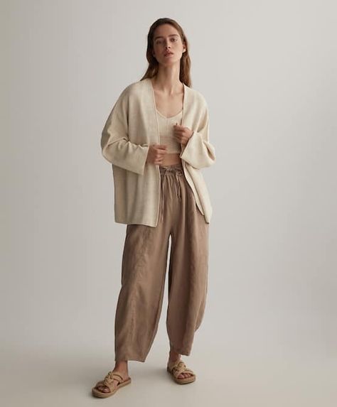 Japandi Fashion Style, Japandi Clothing, Japandi Outfits, Smart Loungewear, Wabi Sabi Outfit, Japandi Fashion, What To Wear Photoshoot, Flowy Outfits, Minimal Clothes