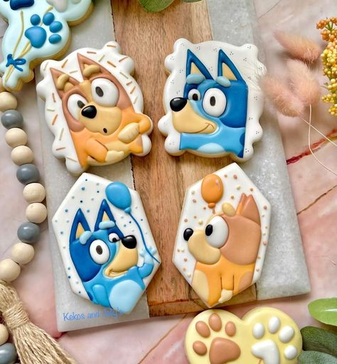 Bluey Sugar Cookie, Bluey Cookies Decorated, Bluey Birthday Cakes, 2nd Birthday Bluey, Bluey Cake Ideas, Bluey Cookies, Blue And Bingo, Bluey Y Bingo, Bluey Birthday Party