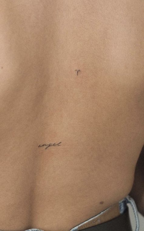 Fine Line Mom Tattoo, Tiny Tattoos Aesthetic, Minimalist Tattoo Aesthetic, Mini Tats Aesthetic, Coller Bone Tattoos Women, Tiny Minimalist Tattoo, Tattoo Ideas Minimal, Classy Tattoo, Tiny Tats