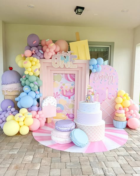 Emery’s Sweet One 🍭🍦🍬🍰 #sweetonetheme #sweetonebirthday #sweetonethemedbirthday #sweetonethemedparty #sweetonethemecake #sweetonebackdrop #sweetoneballoons #sweetoneballoongarland #sweetonebirthdayparty #sweetonebirthdaydecor #sweetonedecoration #icecream #icecreamtheme Cake Party Decorations, One Sweet Birthday Theme, Sweet Caroline Birthday Theme, Cake Themed Birthday Party, Sweet One Birthday Theme Decorations, Sweet Little One First Birthday, Two Sweet Birthday Party Decorations, Sweet One Birthday Decorations, 2 Sweet Birthday Theme