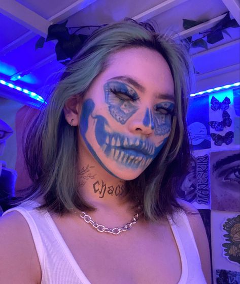 #halloweenmakeupideas #halloweenmakeup #makeuplooks#creativemakeup #blueaesthetic #bluemakeuplook #skeletonmakeup #aesthetic Blue Makeup Looks Halloween, Blue Skeleton Makeup, Blue Skull Makeup, Skeleton Makeup Aesthetic, Blue Halloween Makeup, Cool Skeleton Makeup, Holloween Makeup, Blue Makeup Looks, Cool Skeleton