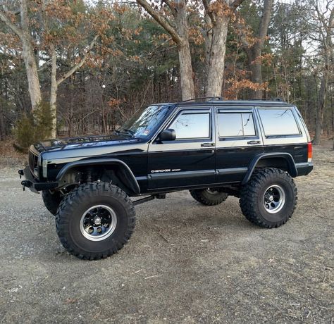 Jeep Liberty Lifted, Modificaciones Jeep Xj, Jeep Xj Mods, Jeep Baby, Badass Jeep, Old Jeep, Cool Jeeps, Jeep Xj, Jeep Cherokee Xj