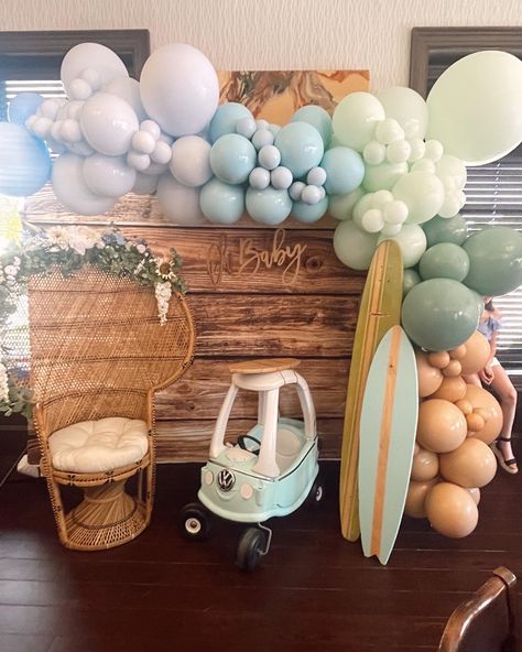 Baby on Board Boy Surf Baby Shower Baby On Board Balloon Arch, Surf Gender Reveal, Baby On Board Decorations, Baby Boy Shower Ideas Summer, Beach Boy Baby Shower Theme, Surf Party Theme, Surf Party Centerpieces, Surfer Theme Baby Shower Ideas, Beach Theme Baby Shower Boy